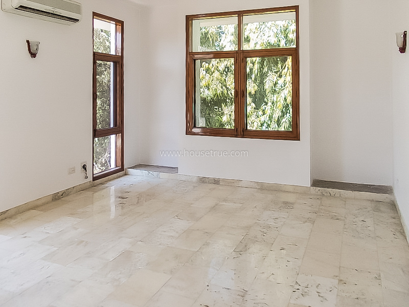 4 BHK Farm House For Rent in Dlf Chattarpur Farms