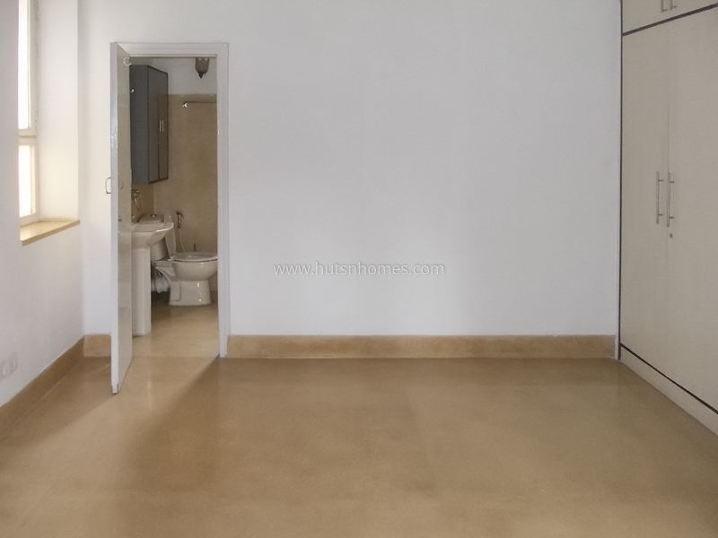 3 BHK Flat For Rent in Sundar Nagar