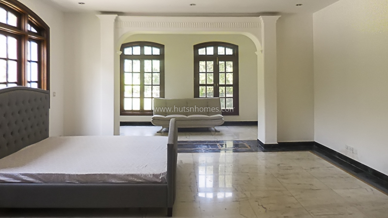 4 BHK Farm House For Rent in Dlf Chattarpur Farms