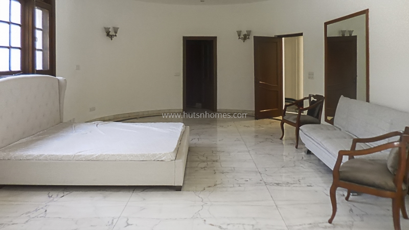 4 BHK Farm House For Rent in Dlf Chattarpur Farms