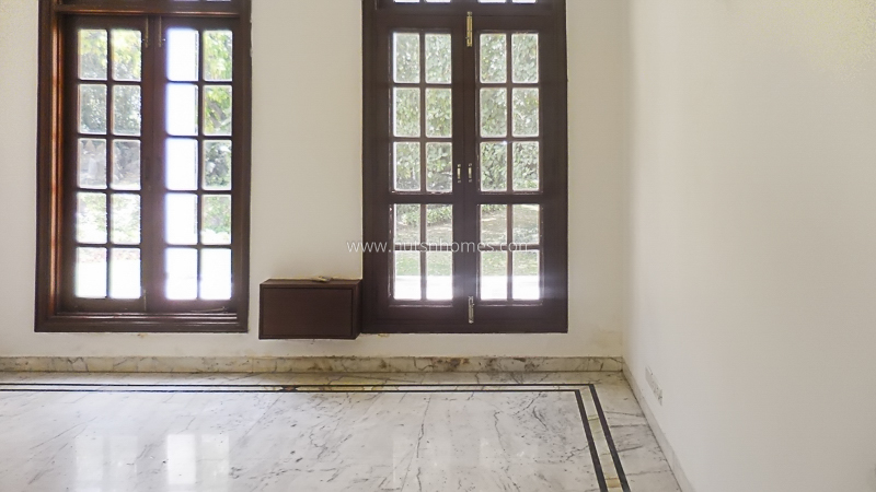 4 BHK Farm House For Rent in Dlf Chattarpur Farms