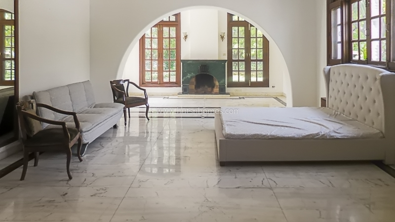 4 BHK Farm House For Rent in Dlf Chattarpur Farms