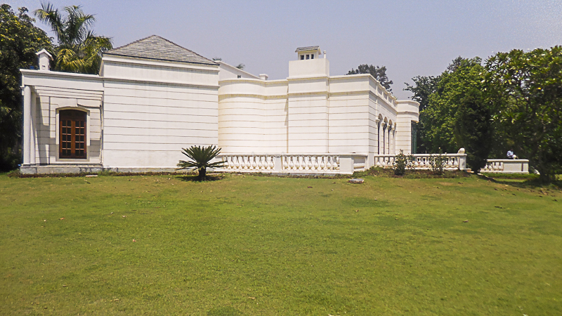 4 BHK Farm House For Rent in Dlf Chattarpur Farms