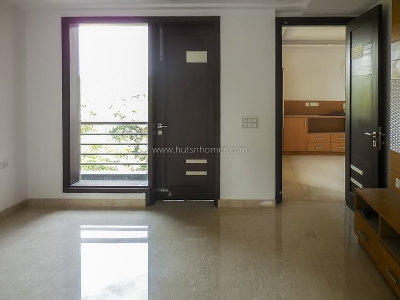 3 BHK Flat For Rent in Anand Lok