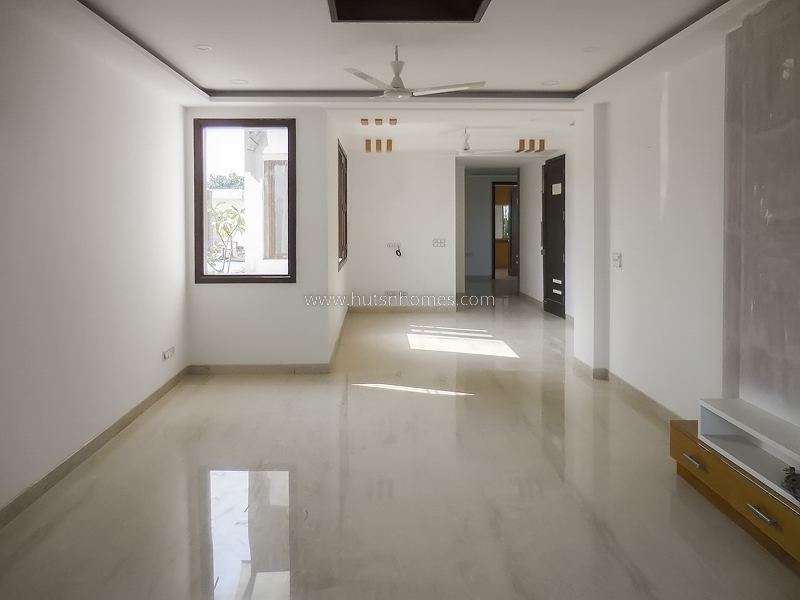 3 BHK Flat For Rent in Anand Lok