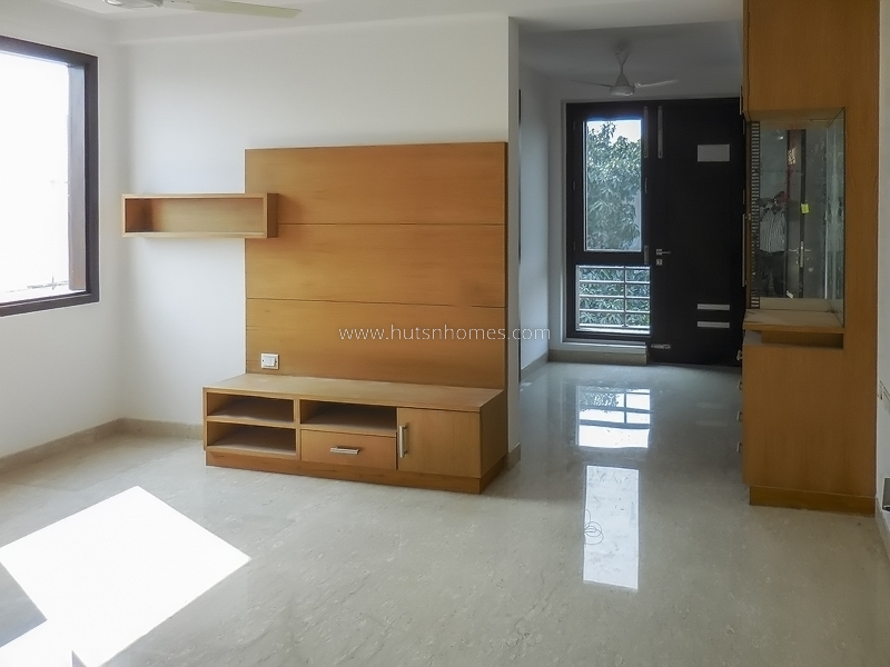 3 BHK Flat For Rent in Anand Lok