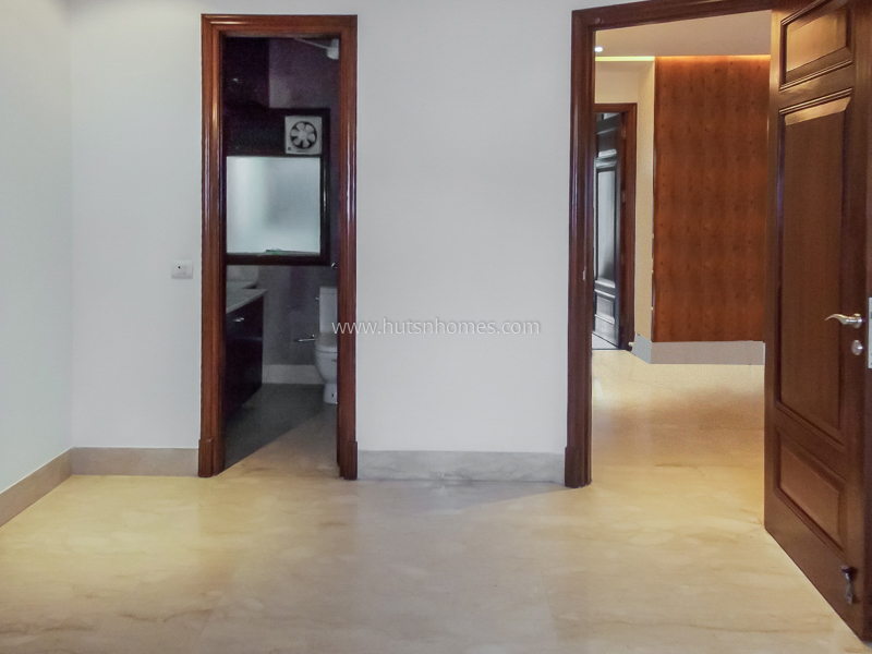 4 BHK Flat For Rent in Jor Bagh
