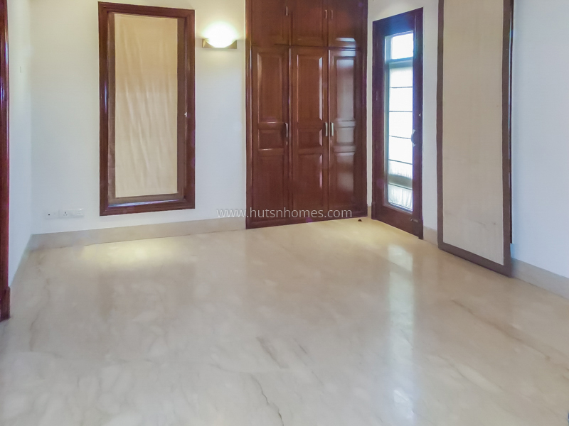 4 BHK Flat For Rent in Jor Bagh
