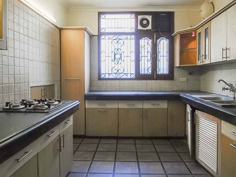 4 BHK Flat For Rent in Anand Lok