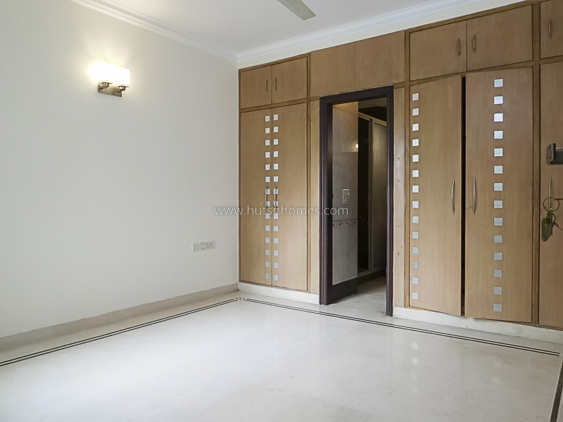 4 BHK Flat For Rent in Anand Lok