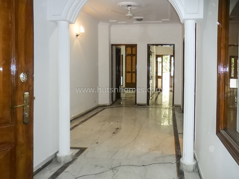 4 BHK Flat For Rent in Maharani Bagh