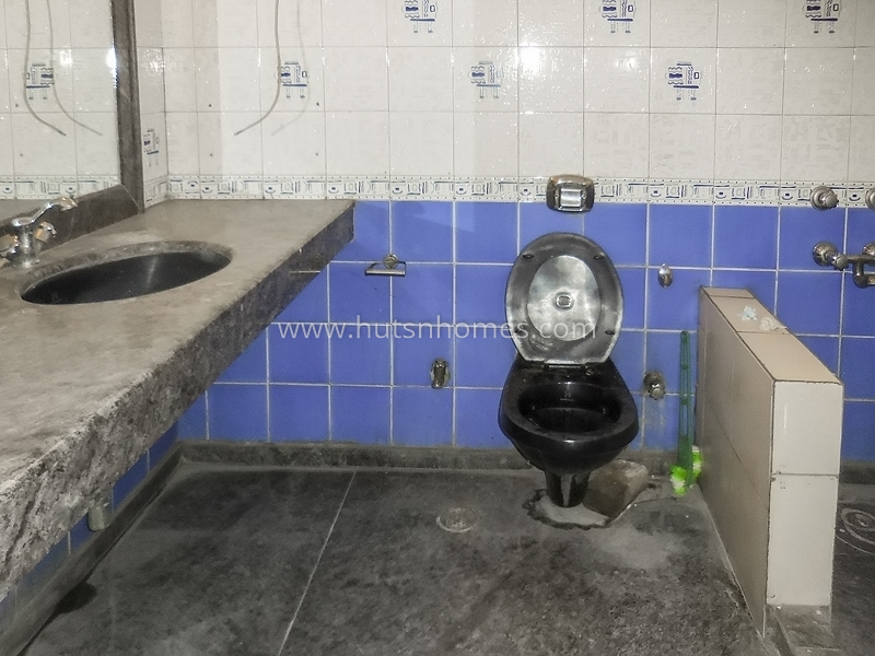 4 BHK Flat For Rent in Maharani Bagh