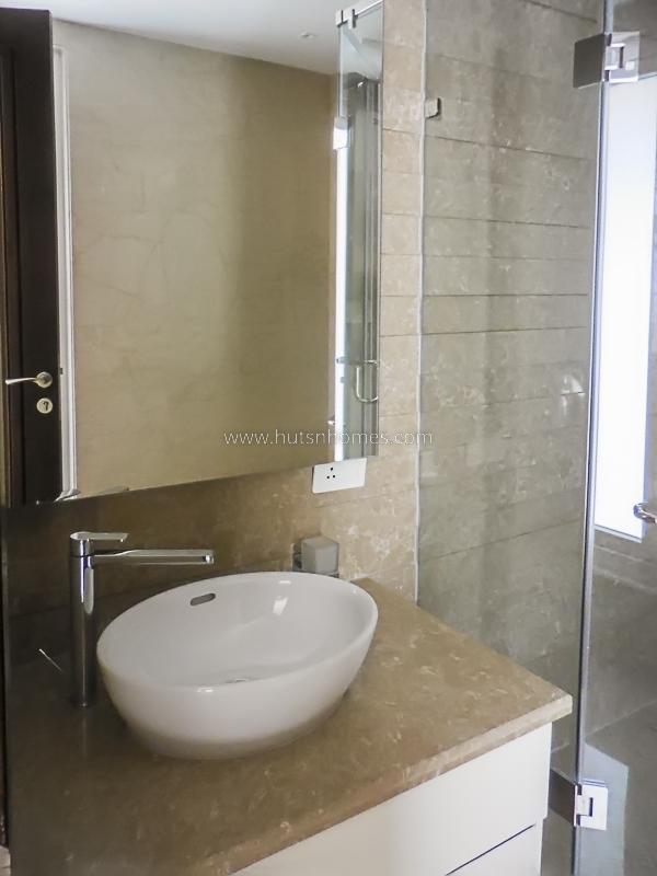 4 BHK Flat For Rent in Jor Bagh