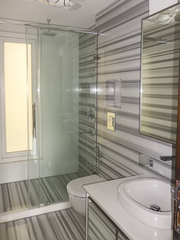 4 BHK Flat For Rent in Jor Bagh