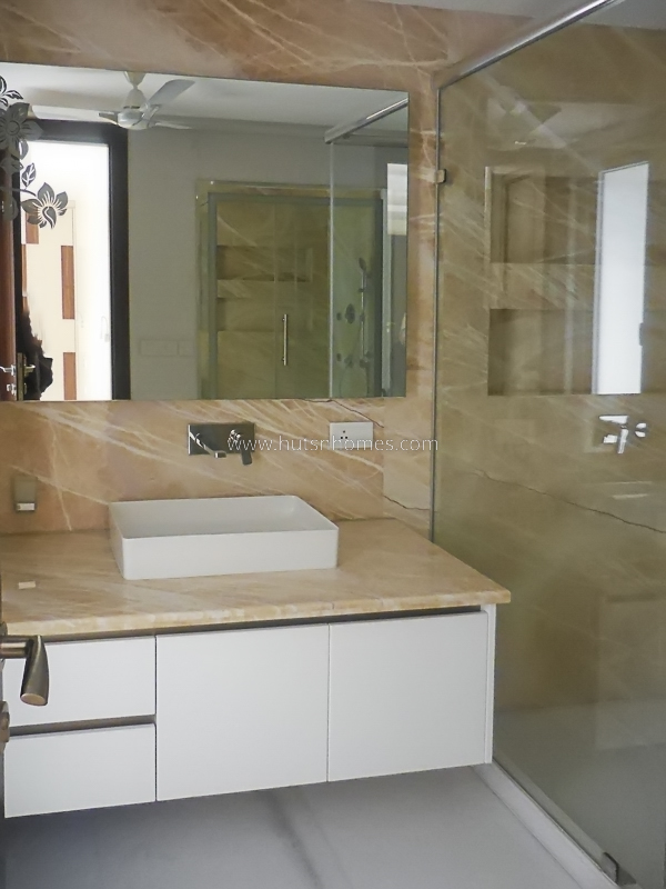 4 BHK Flat For Rent in Jor Bagh