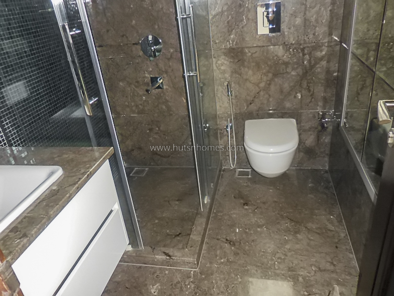 4 BHK Flat For Rent in Jor Bagh