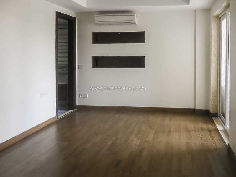 4 BHK Flat For Rent in Jor Bagh