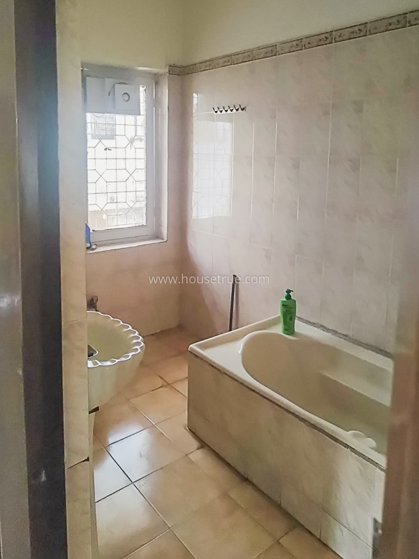 4 BHK Flat For Rent in Safdarjung Enclave