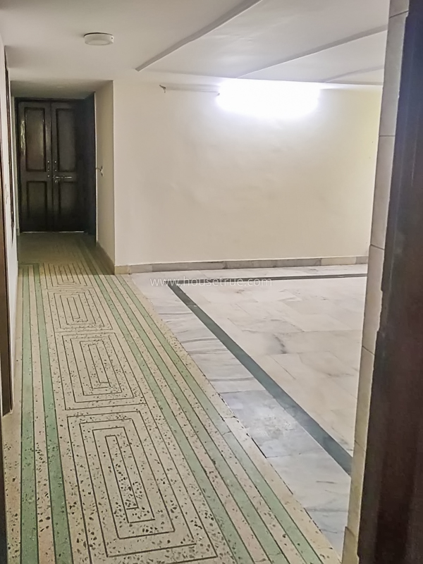 4 BHK Flat For Rent in Safdarjung Enclave