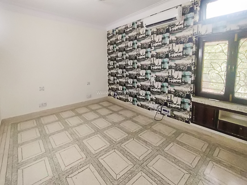 4 BHK Flat For Rent in Safdarjung Enclave