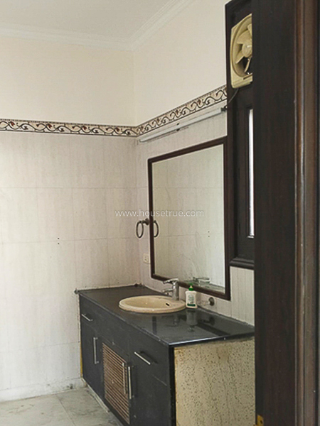 3 BHK Flat For Rent in Safdarjung Enclave