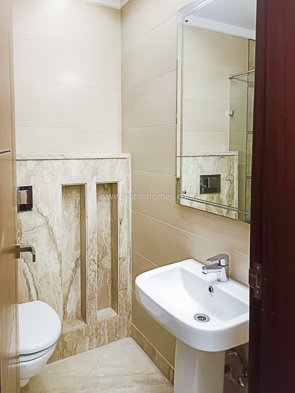4 BHK Flat For Rent in Safdarjung Enclave
