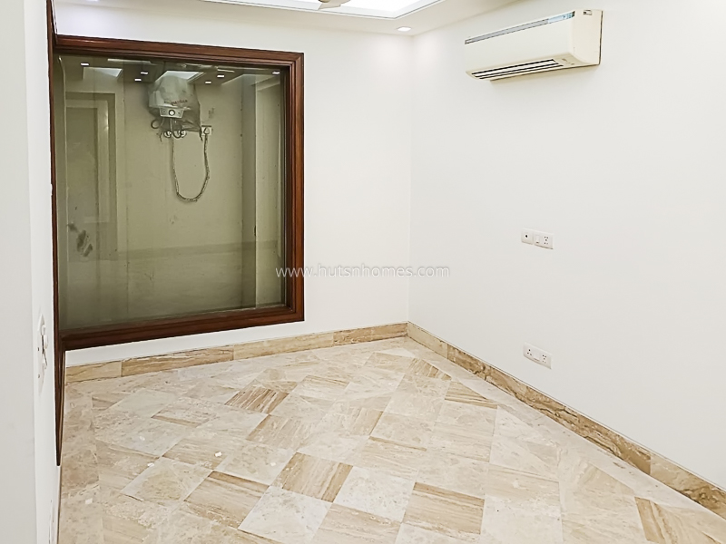 4 BHK Flat For Rent in Safdarjung Enclave