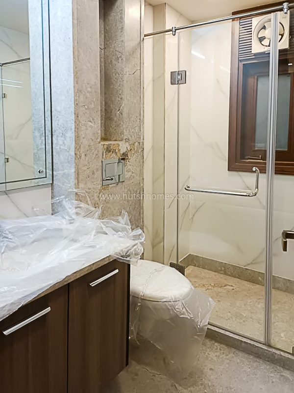4 BHK Flat For Rent in Safdarjung Enclave