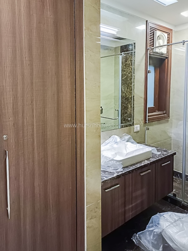 4 BHK Flat For Rent in Safdarjung Enclave