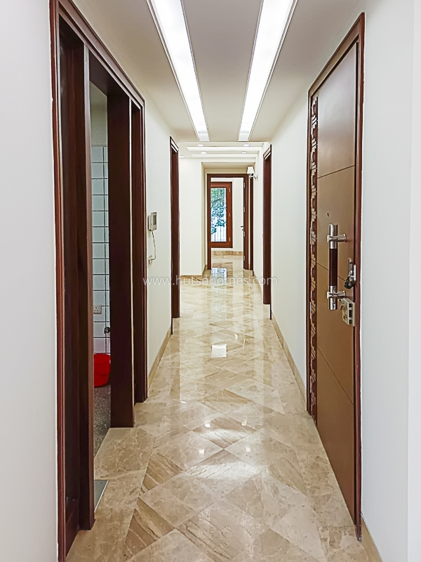 4 BHK Flat For Rent in Safdarjung Enclave