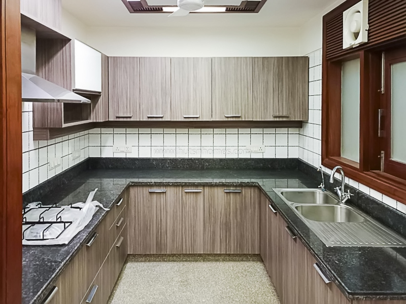 4 BHK Flat For Rent in Safdarjung Enclave