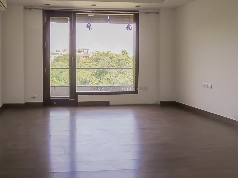 3 BHK Flat For Rent in Safdarjung Enclave