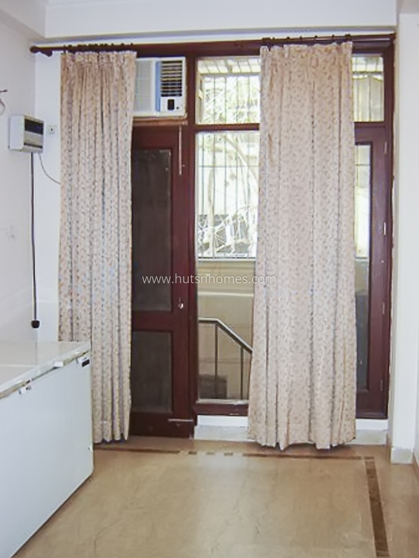 4 BHK Flat For Rent in Safdarjung Enclave