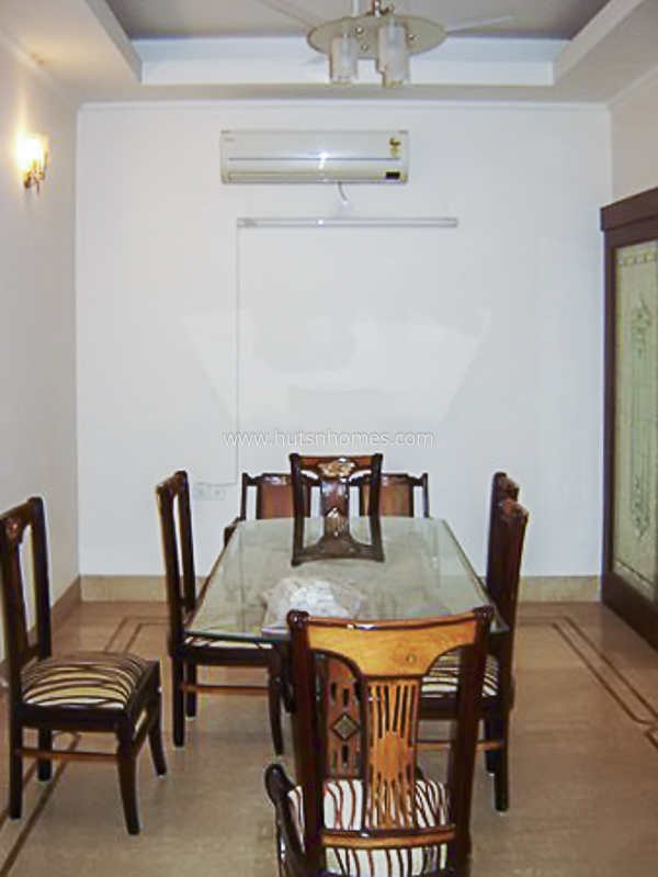 4 BHK Flat For Rent in Safdarjung Enclave