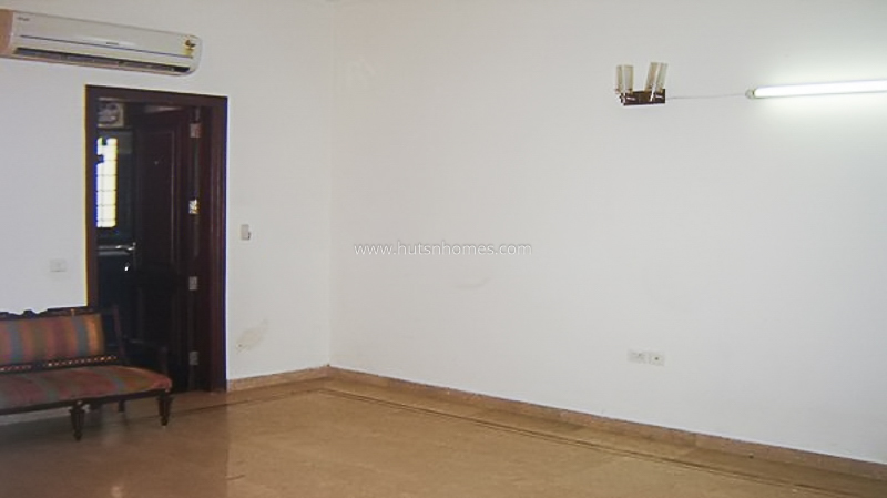 4 BHK Flat For Rent in Safdarjung Enclave