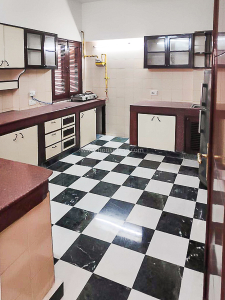 2 BHK Flat For Rent in Safdarjung Enclave