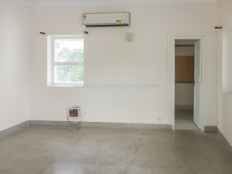 3 BHK Flat For Rent in Golf Links