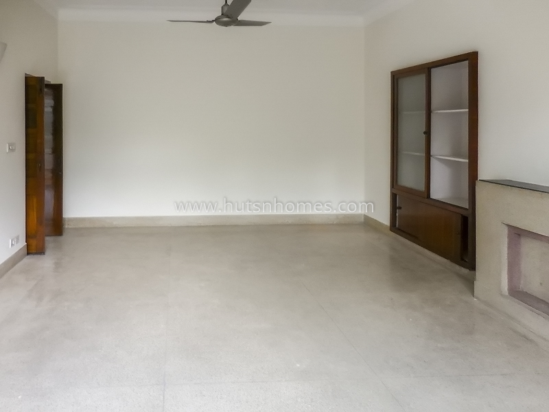 3 BHK Flat For Rent in Golf Links