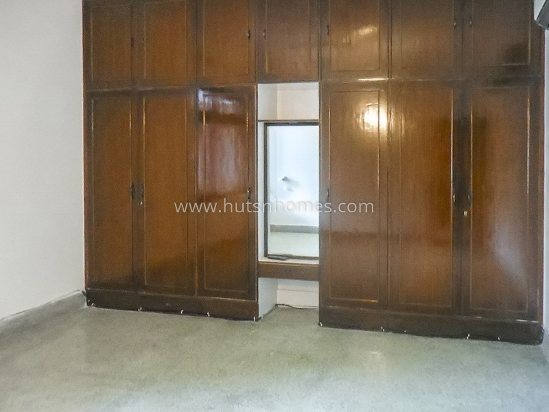 3 BHK Flat For Rent in Golf Links