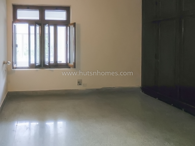 3 BHK Flat For Rent in Golf Links