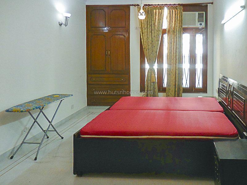 3 BHK Flat For Rent in Defence Colony