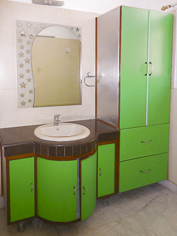 3 BHK Flat For Rent in Defence Colony