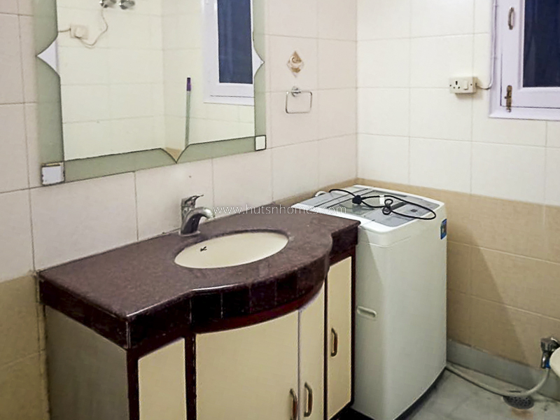 3 BHK Flat For Rent in Defence Colony