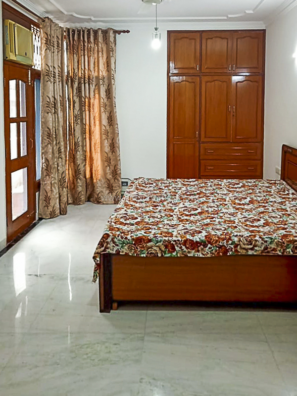 3 BHK Flat For Rent in Defence Colony