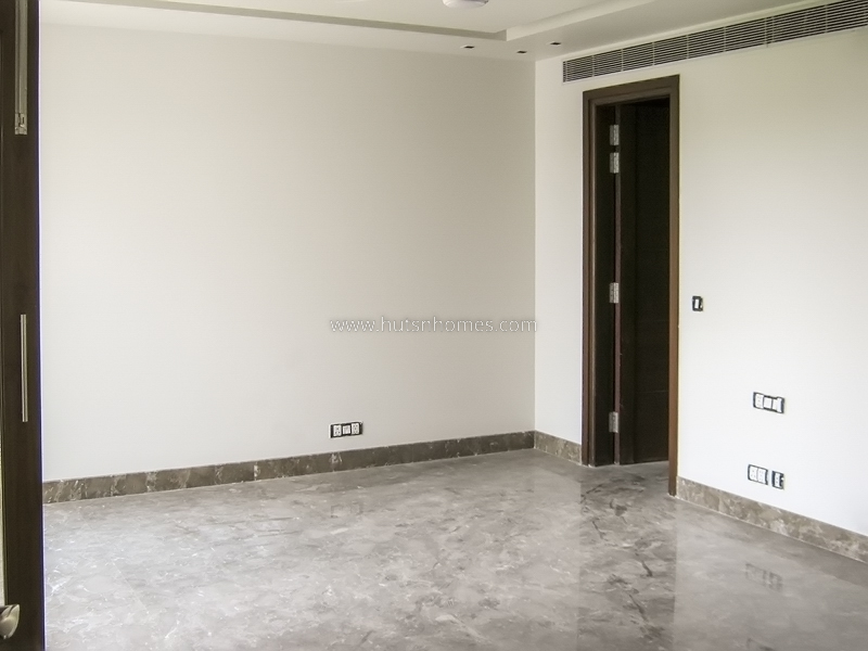 4 BHK Flat For Rent in Vasant Vihar