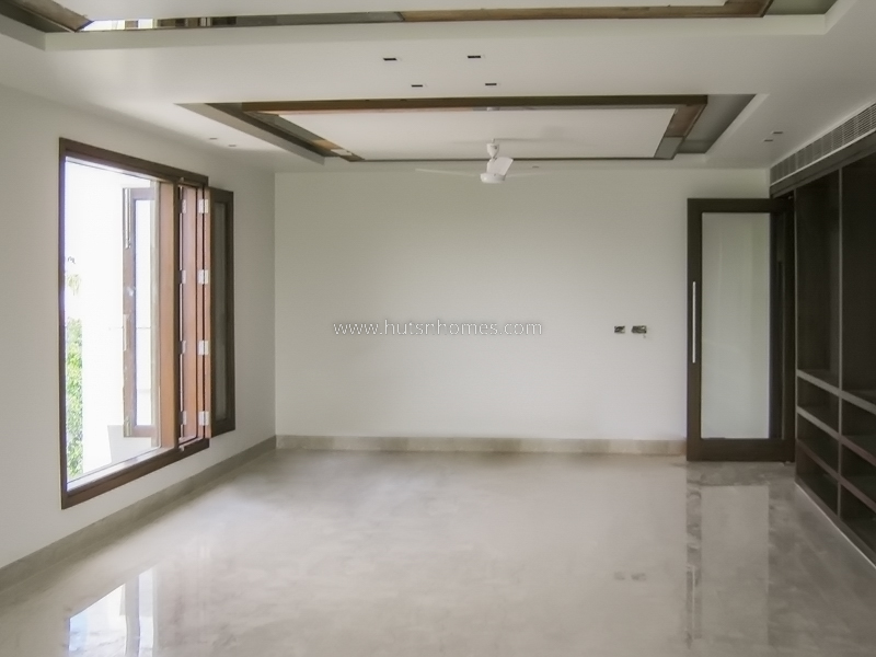 4 BHK Flat For Rent in Vasant Vihar