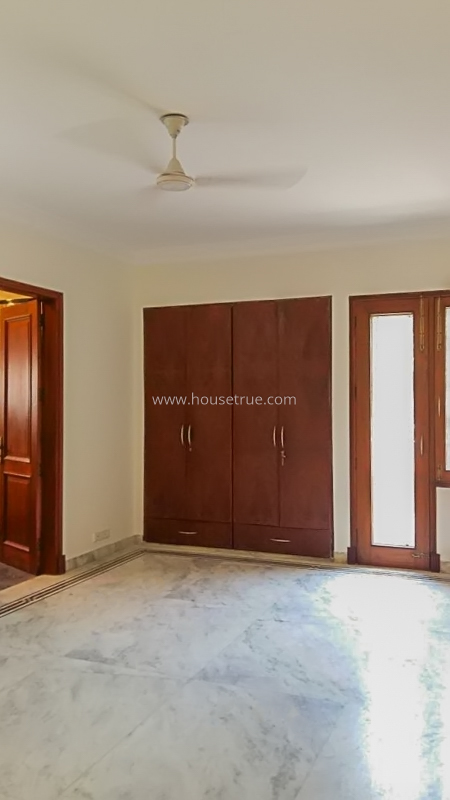 4 BHK Flat For Rent in Vasant Vihar