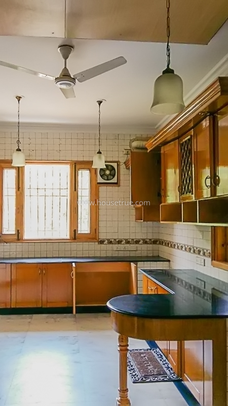 4 BHK Flat For Rent in Vasant Vihar