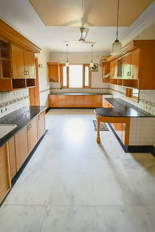 4 BHK Flat For Rent in Vasant Vihar