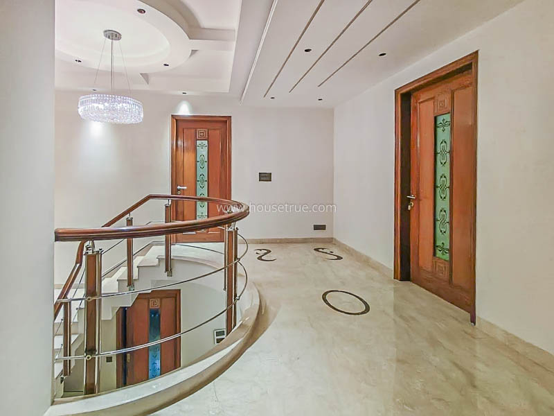 4 BHK Duplex For Rent in Defence Colony